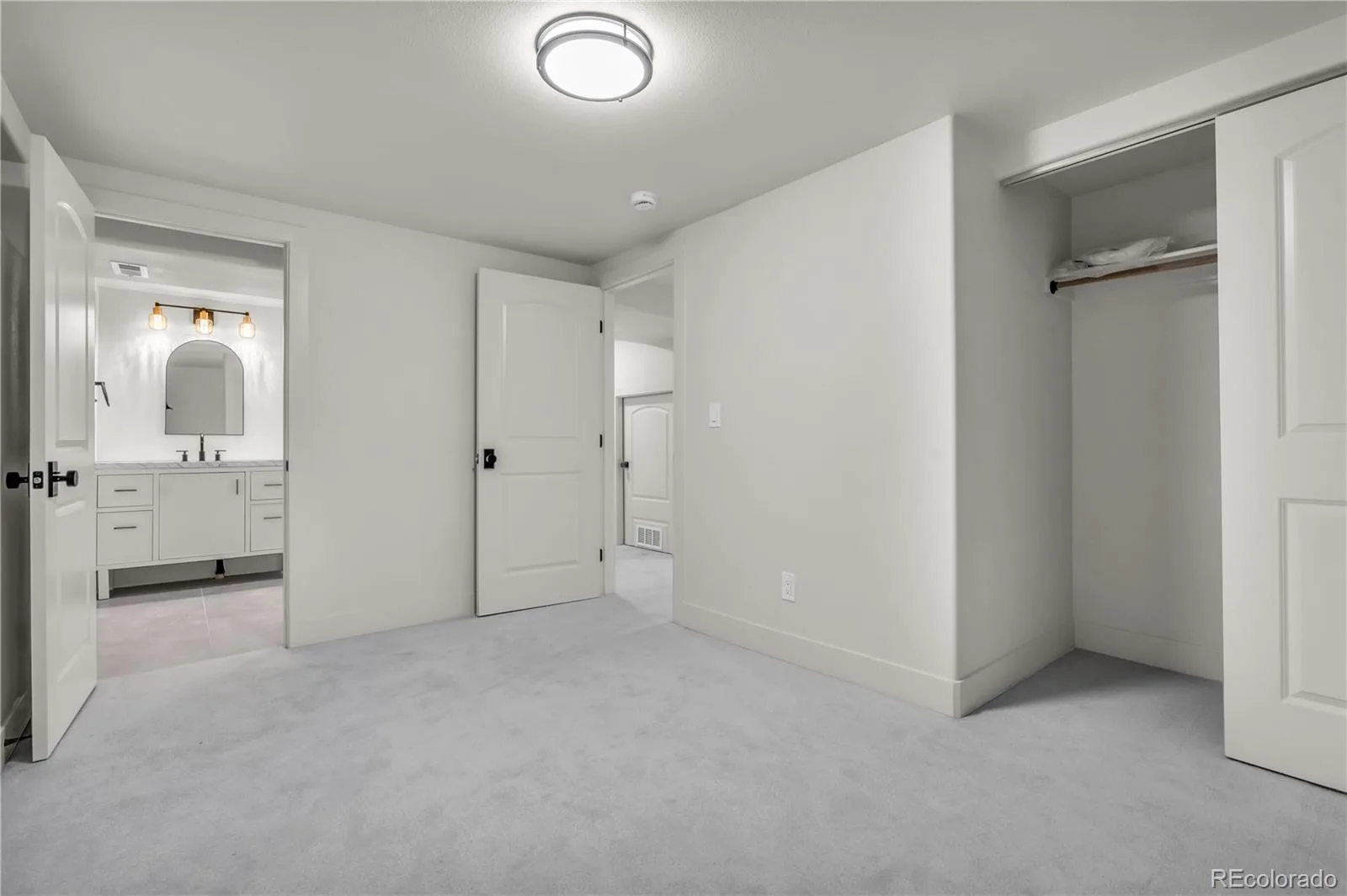 3091 S Holly Place Denver CO 80222 | MLS #REC9144553 08182026174516 1600 39