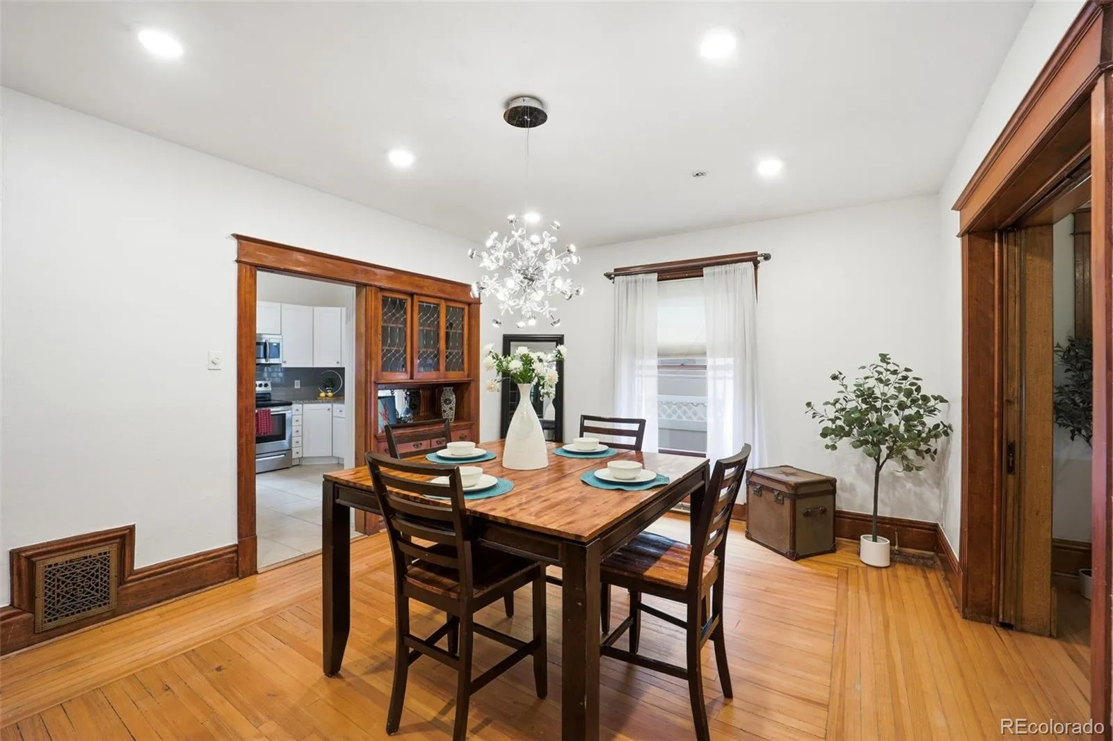 4635 W 38th Avenue Denver CO 80212 MLS #REC9146755 05032026001131 1600 16