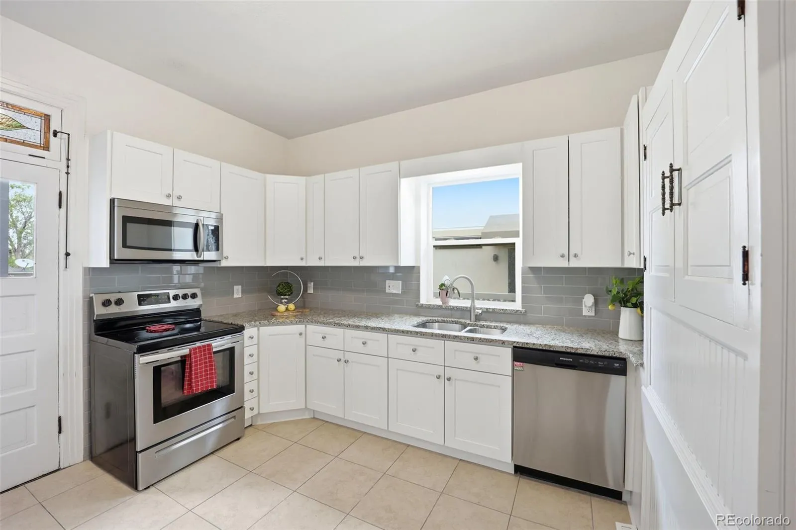 4635 W 38th Avenue Denver CO 80212 MLS #REC9146755 05032026001131 1600 18