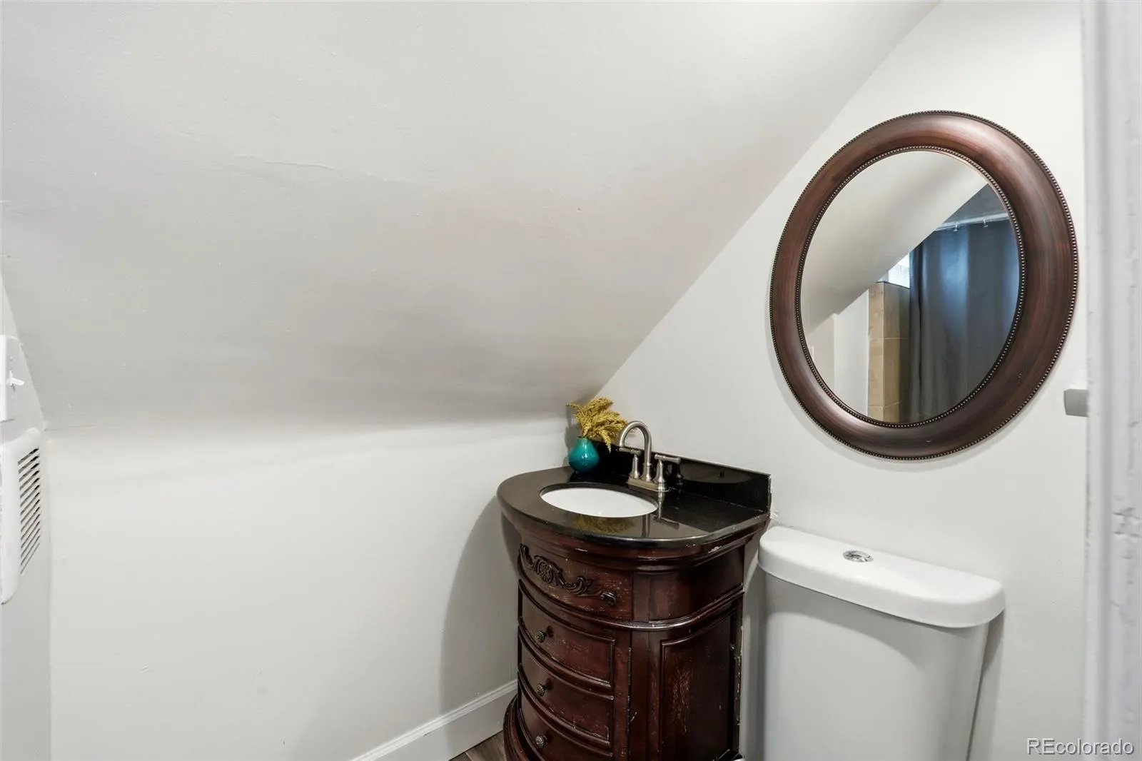 4635 W 38th Avenue Denver CO 80212 MLS #REC9146755 05032026001131 1600 32