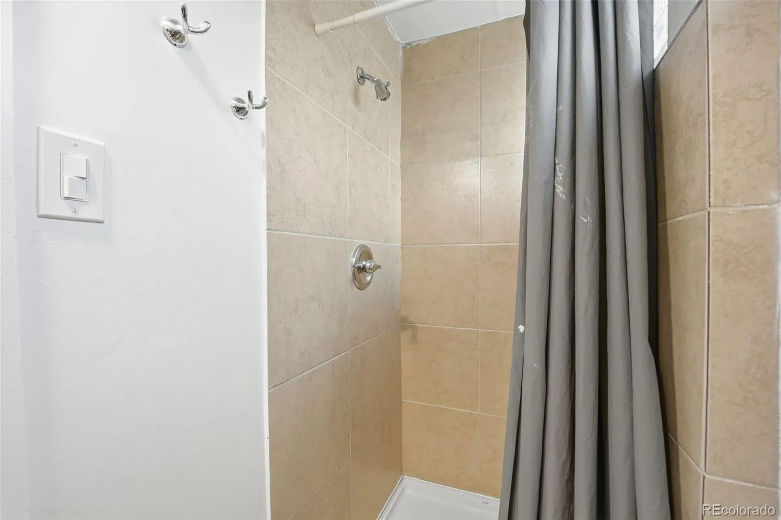 4635 W 38th Avenue Denver CO 80212 MLS #REC9146755 05032026001131 1600 34
