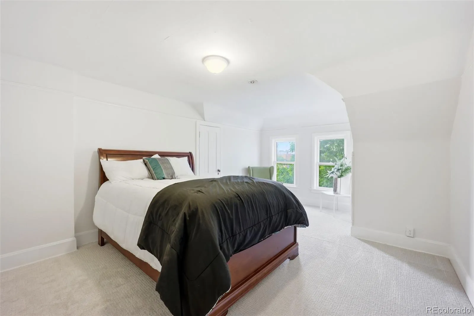 4635 W 38th Avenue Denver CO 80212 MLS #REC9146755 05032026001131 1600 35