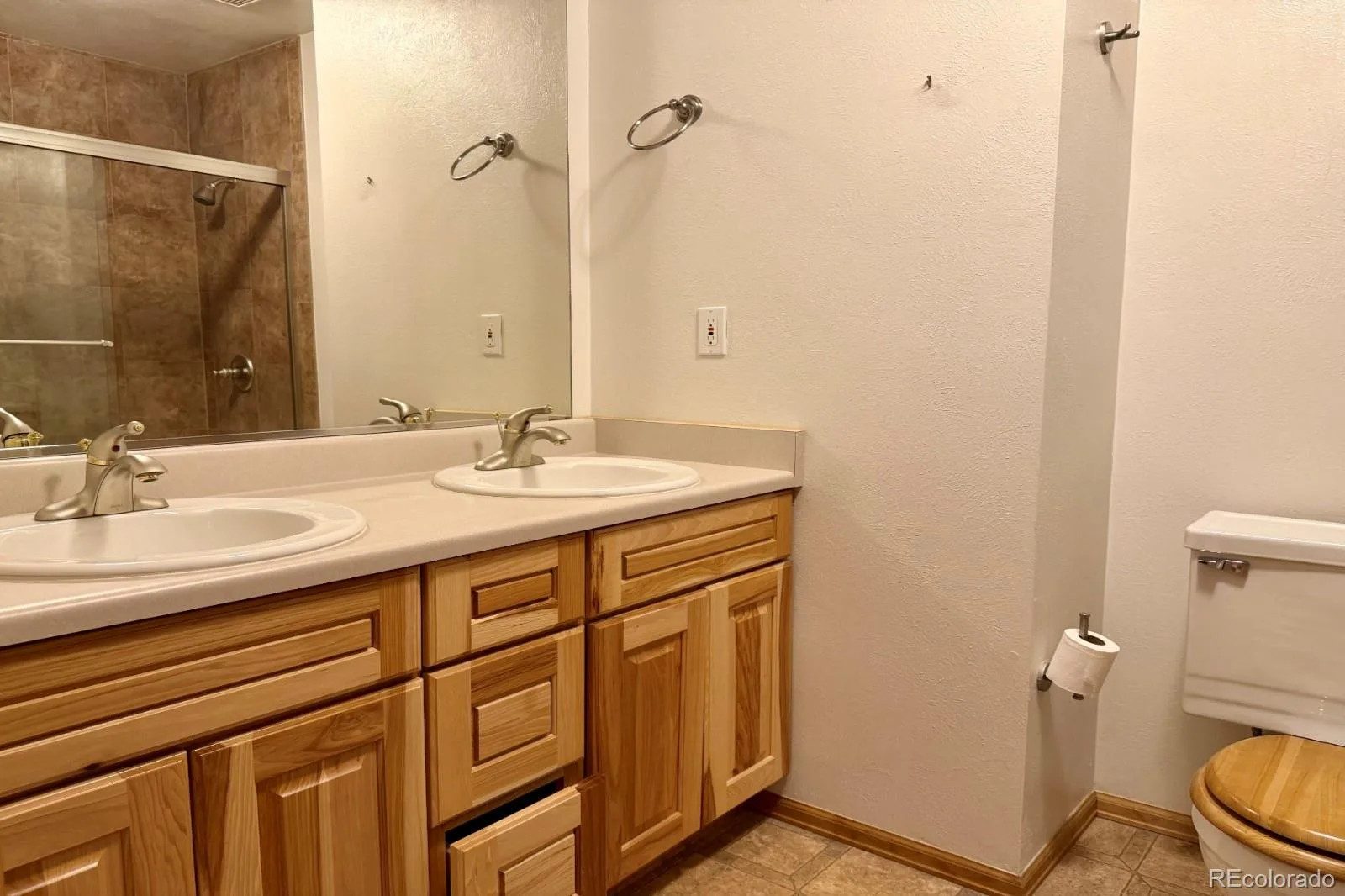 1114 S Oakland Street Aurora CO 80012 | MLS #REC9147844 08132026001528 1600 12