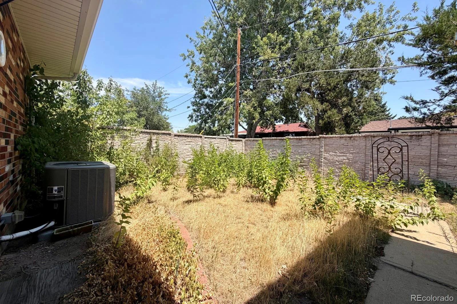 1114 S Oakland Street Aurora CO 80012 | MLS #REC9147844 08132026001528 1600 21