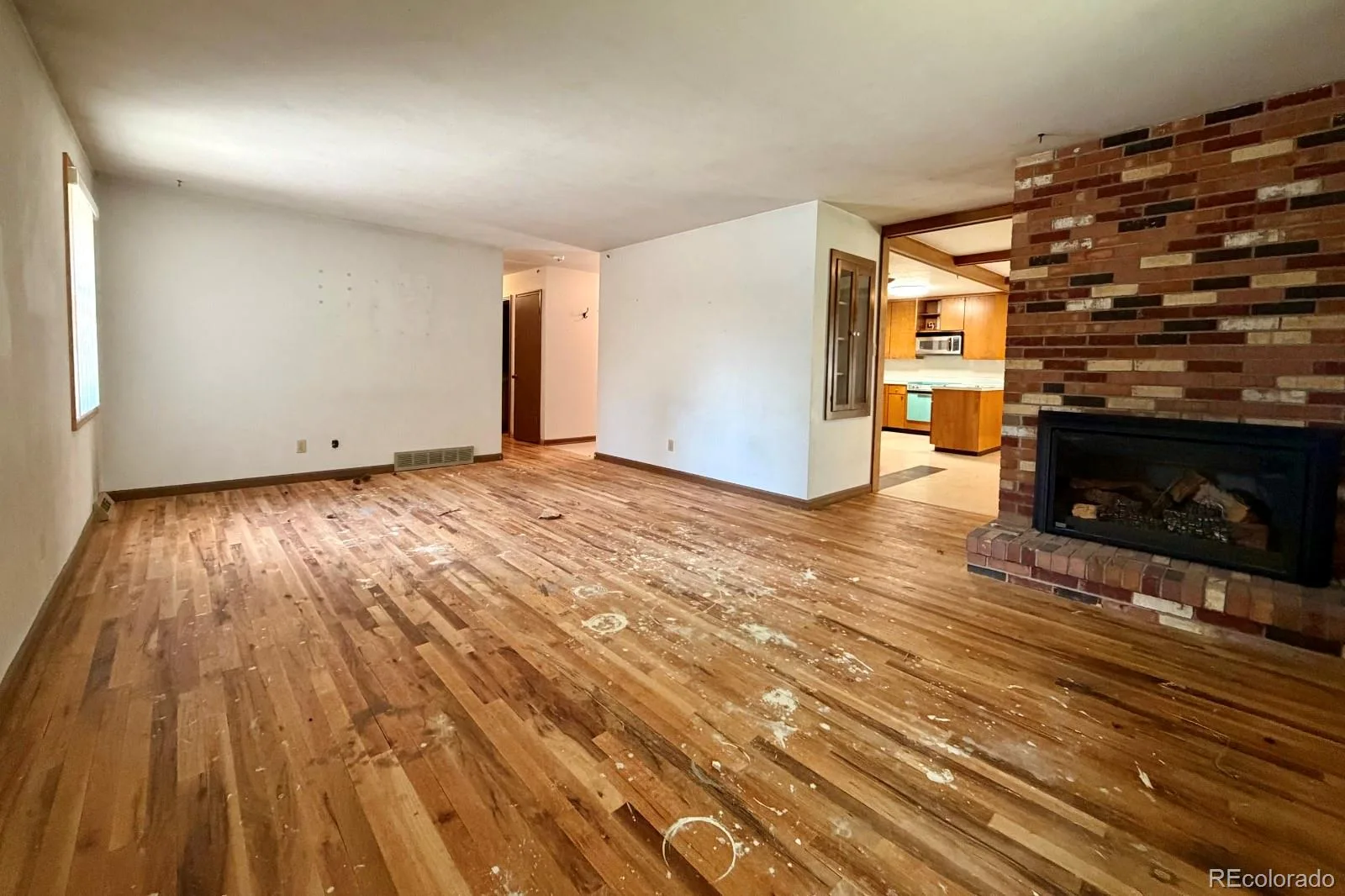 1114 S Oakland Street Aurora CO 80012 | MLS #REC9147844 08132026001528 1600 7
