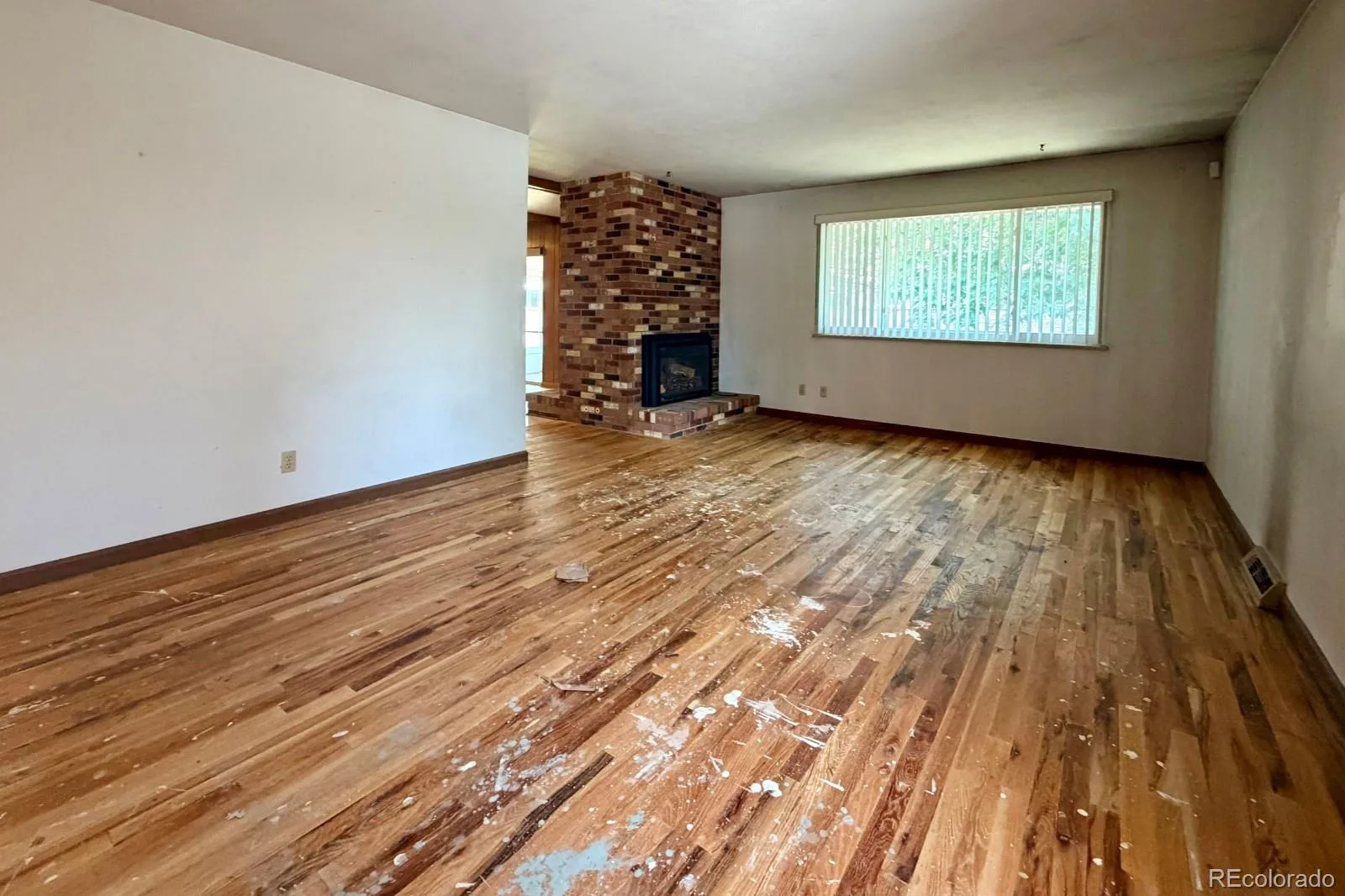 1114 S Oakland Street Aurora CO 80012 | MLS #REC9147844 08132026001528 1600 8