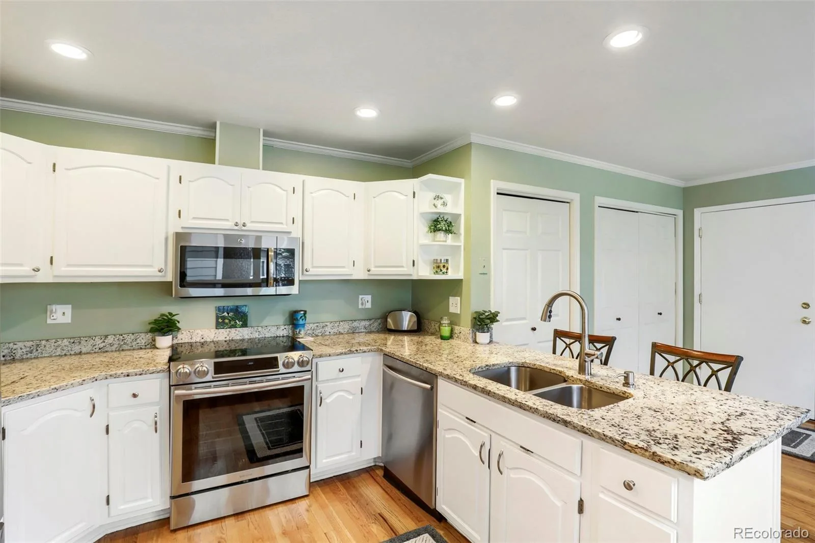 10000 E Yale Avenue #7 Denver CO 80231 MLS #REC9148033 06042026143858 1600 7