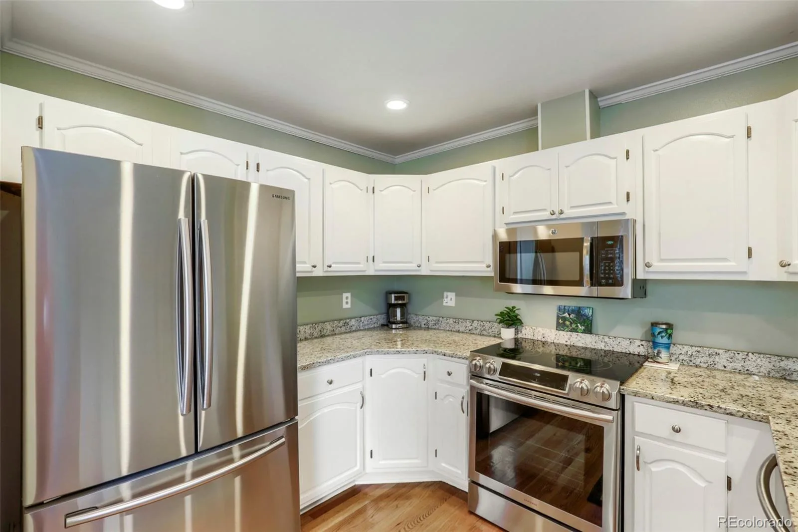 10000 E Yale Avenue #7 Denver CO 80231 MLS #REC9148033 06042026143858 1600 8