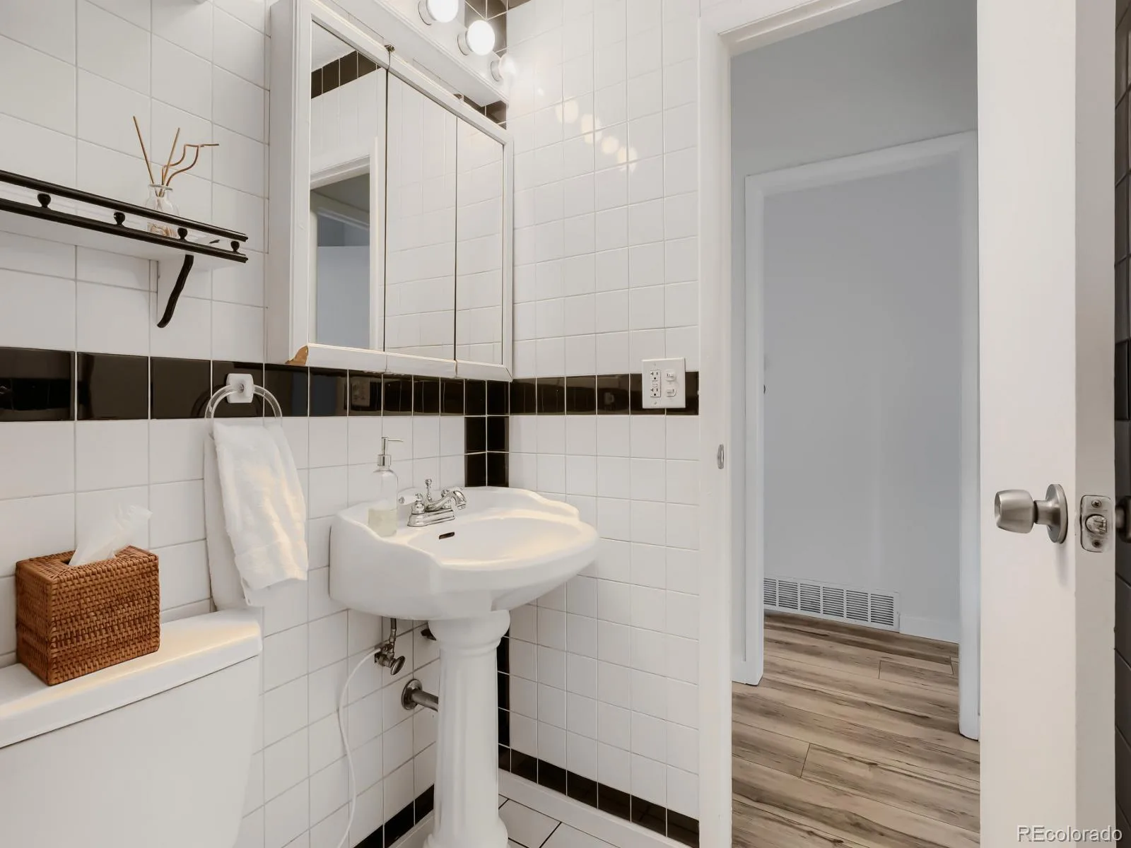 5533 Raritan Way Denver CO 80221 | MLS #REC9152774 08212026225943 1600 14