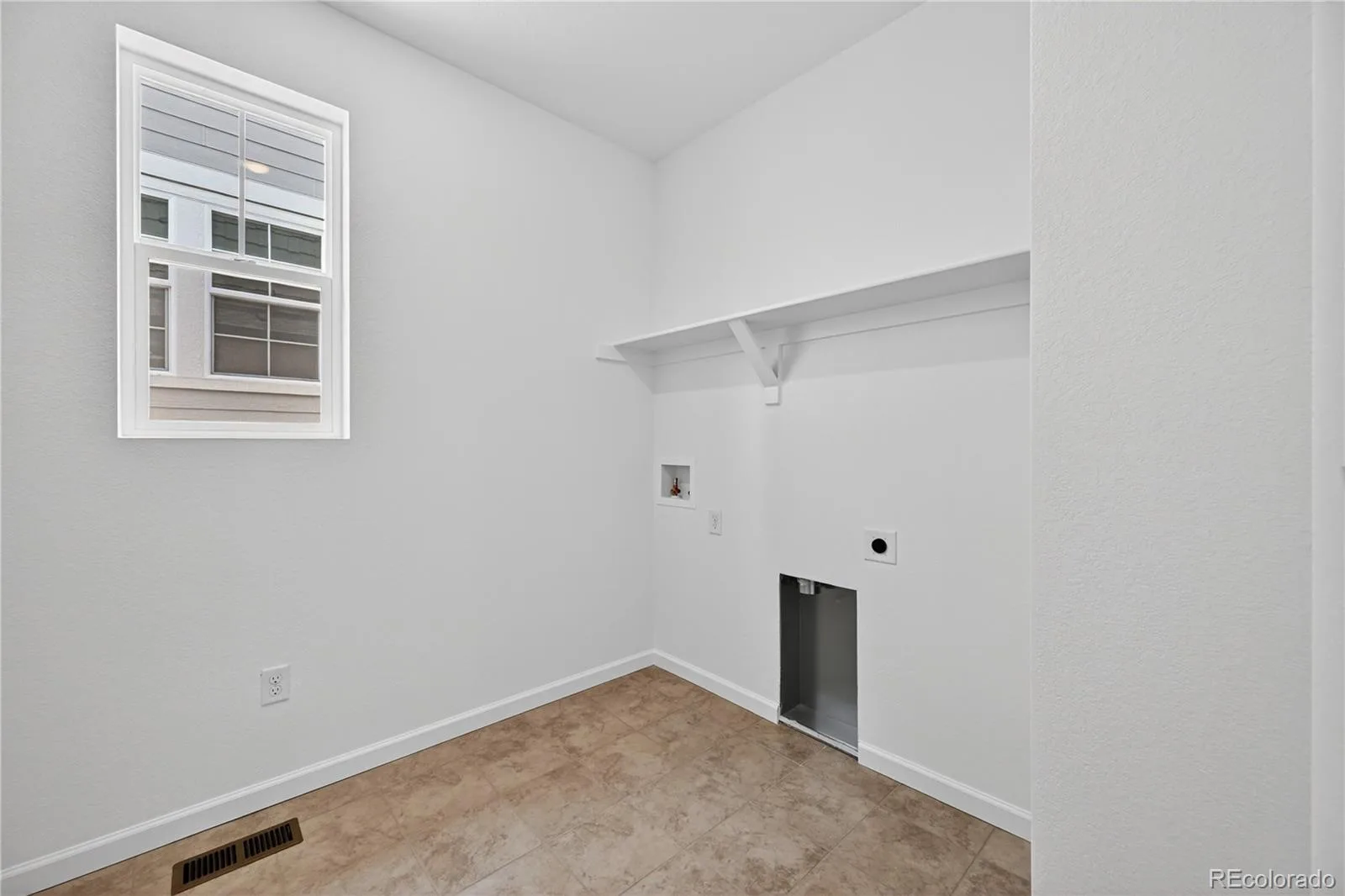 3567 Recess Lane Castle Rock CO 80108 | MLS #REC9153844 07302026232656 1600 23