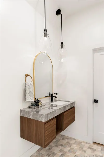 04082026165529 800 21