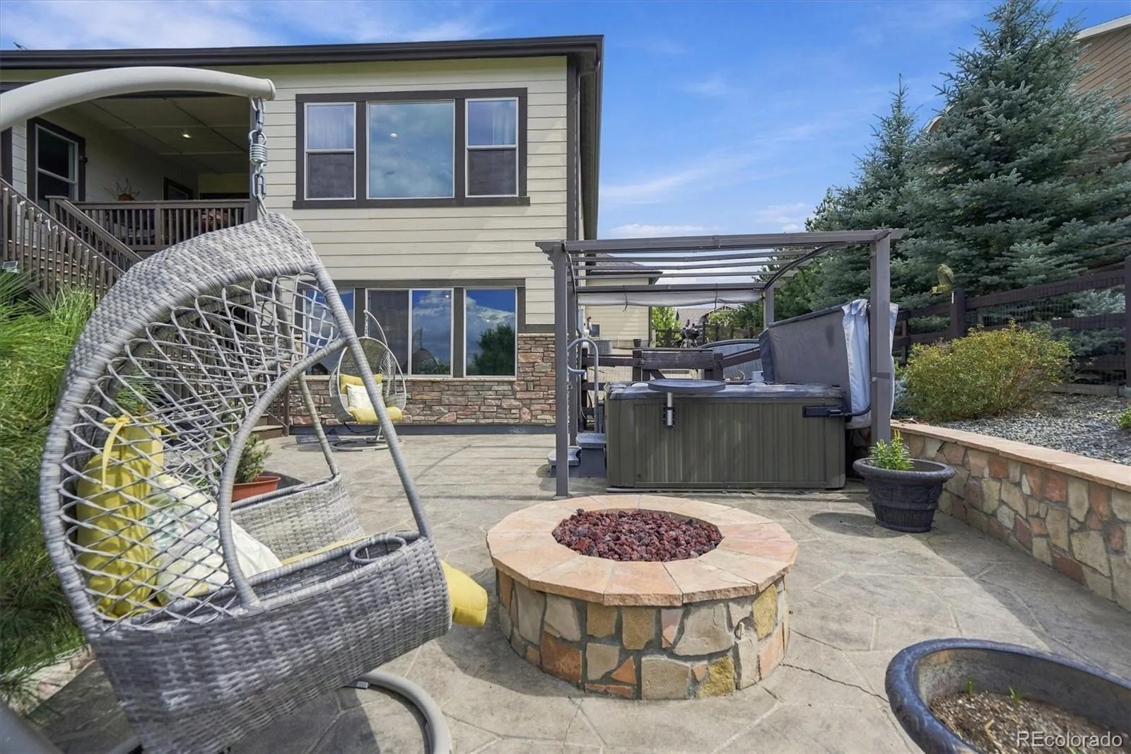 8641 S De Gaulle Court Aurora CO 80016 | MLS #REC9156295 09222026141348 1600 27