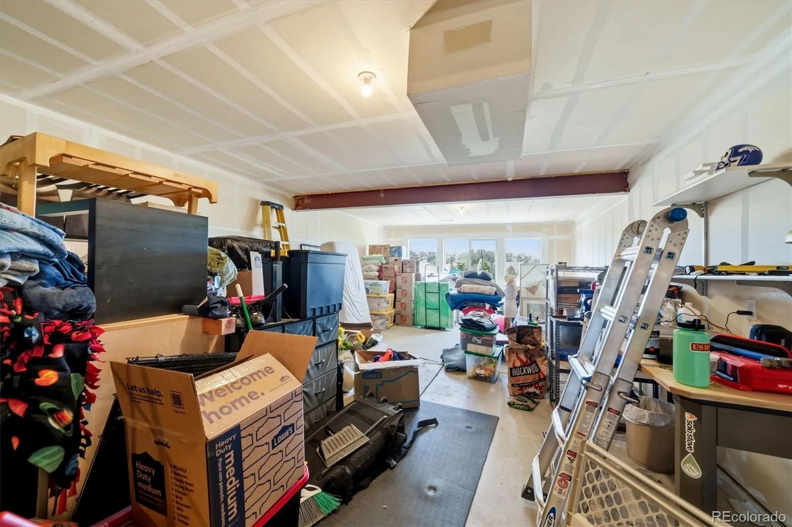8641 S De Gaulle Court Aurora CO 80016 | MLS #REC9156295 09222026141348 1600 35