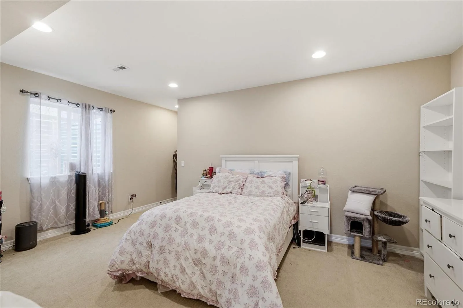 8641 S De Gaulle Court Aurora CO 80016 | MLS #REC9156295 09222026141348 1600 37