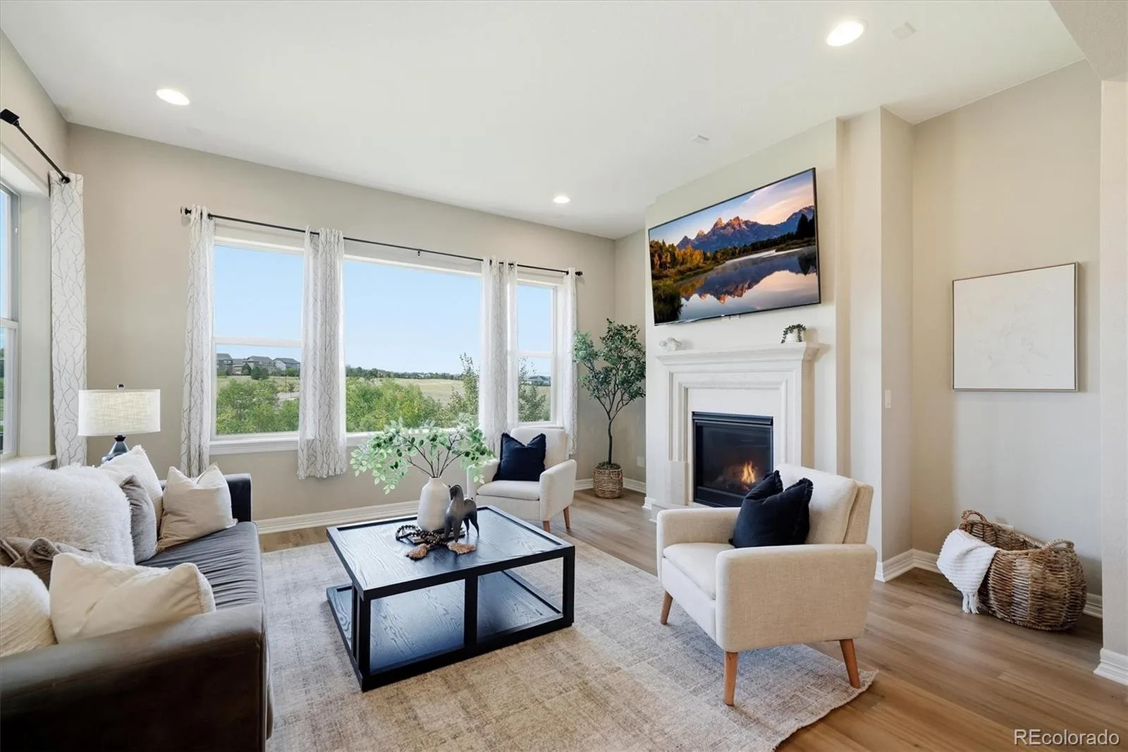 8641 S De Gaulle Court Aurora CO 80016 | MLS #REC9156295 09222026141348 1600 4