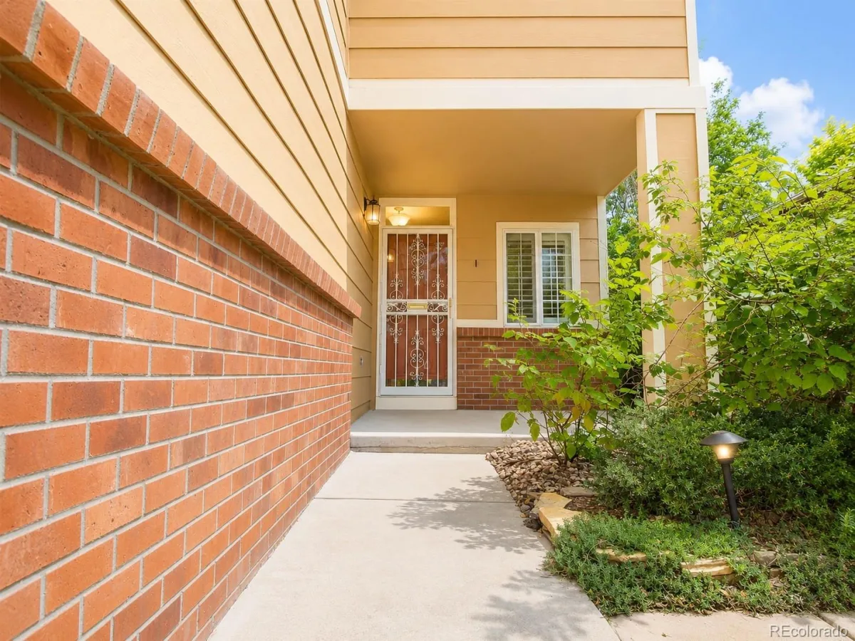 12748 E Wyoming Circle Aurora CO 80012 | MLS #REC9161280 08132026005343 1200 3