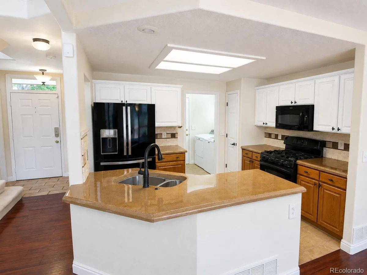 12748 E Wyoming Circle Aurora CO 80012 | MLS #REC9161280 08132026005343 1200 5