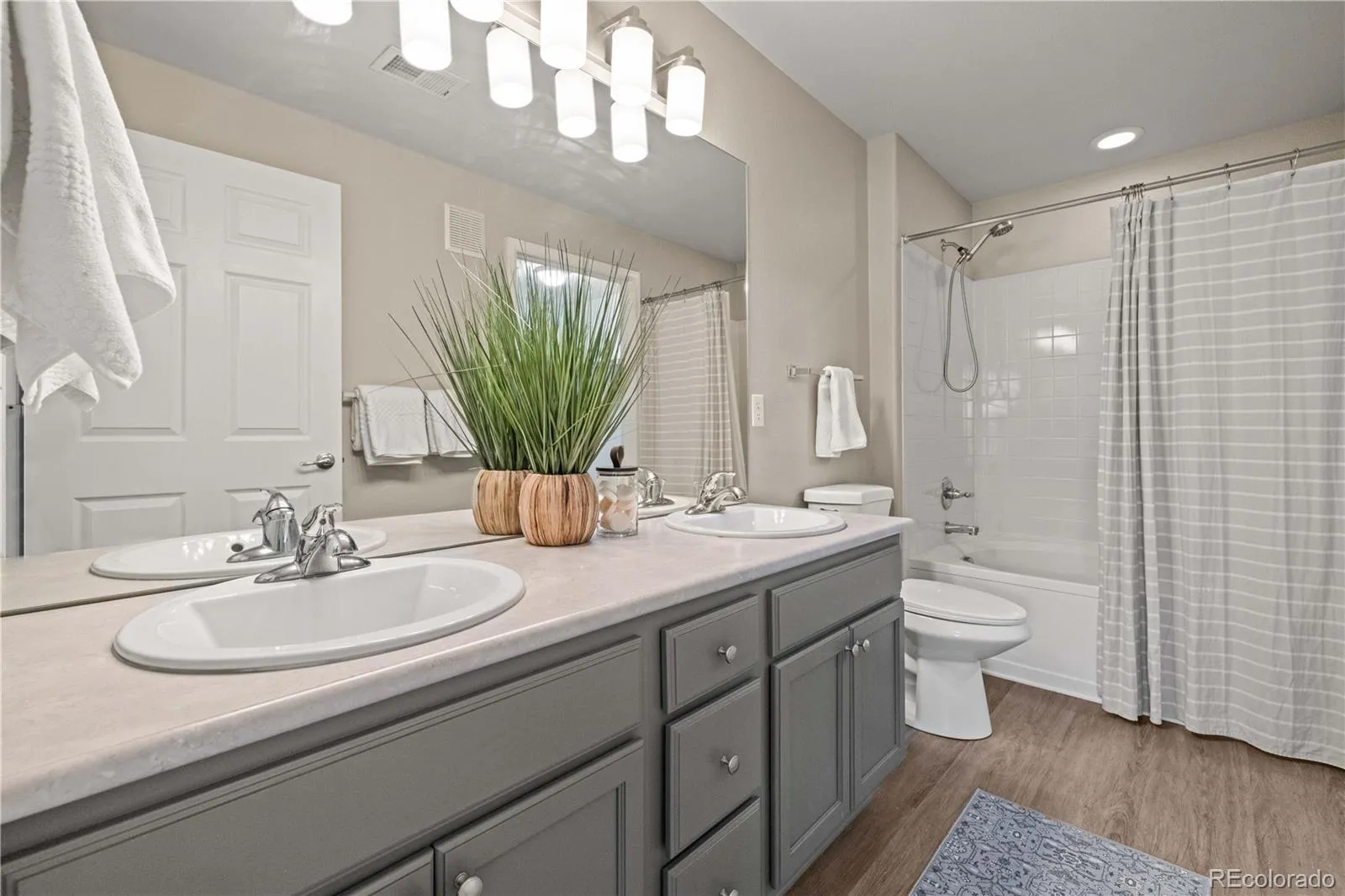 8200 E 8th Avenue #1203 Denver CO 80230 MLS #REC9162543 05182026225811 1600 12