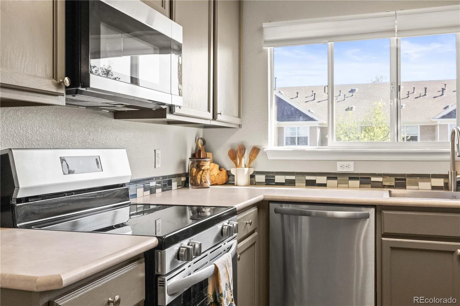 8200 E 8th Avenue #1203 Denver CO 80230 MLS #REC9162543 05182026225811 1600 6