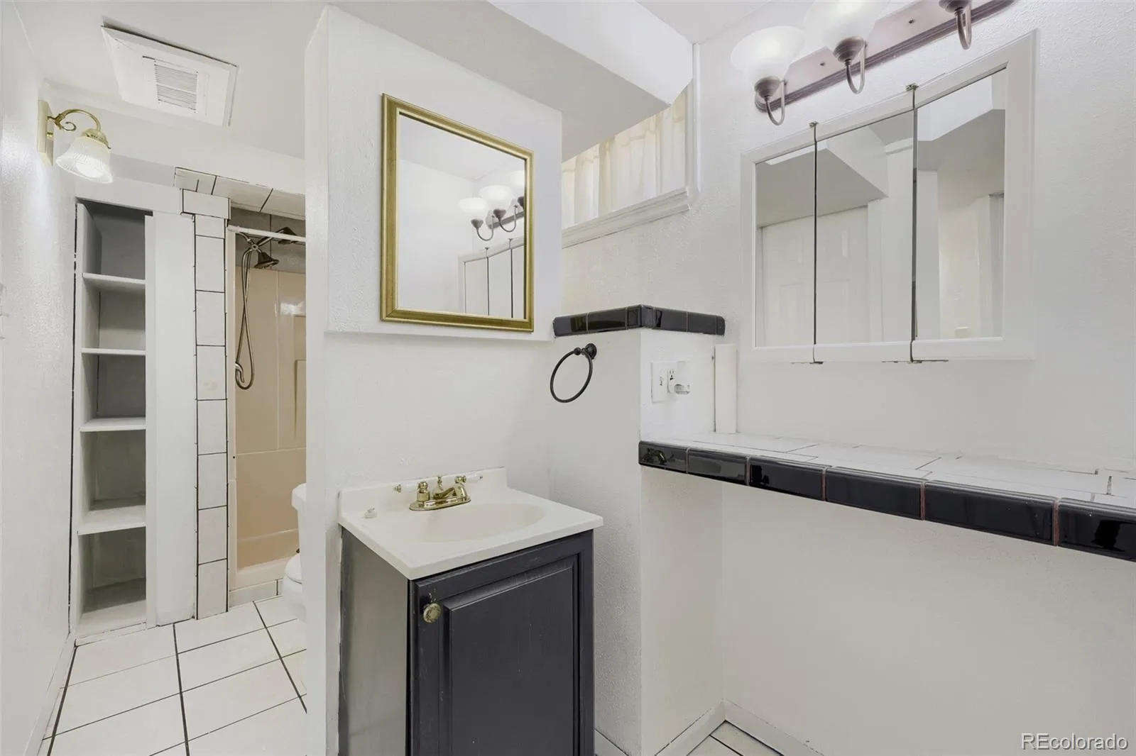 445 Hickory Place Broomfield CO 80020 | MLS #REC9166503 08112026043253 1600 24