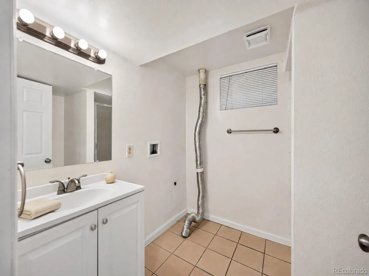 1902 S Truckee Street Aurora CO 80013 | MLS #REC9171859 08312026220949 1200 36