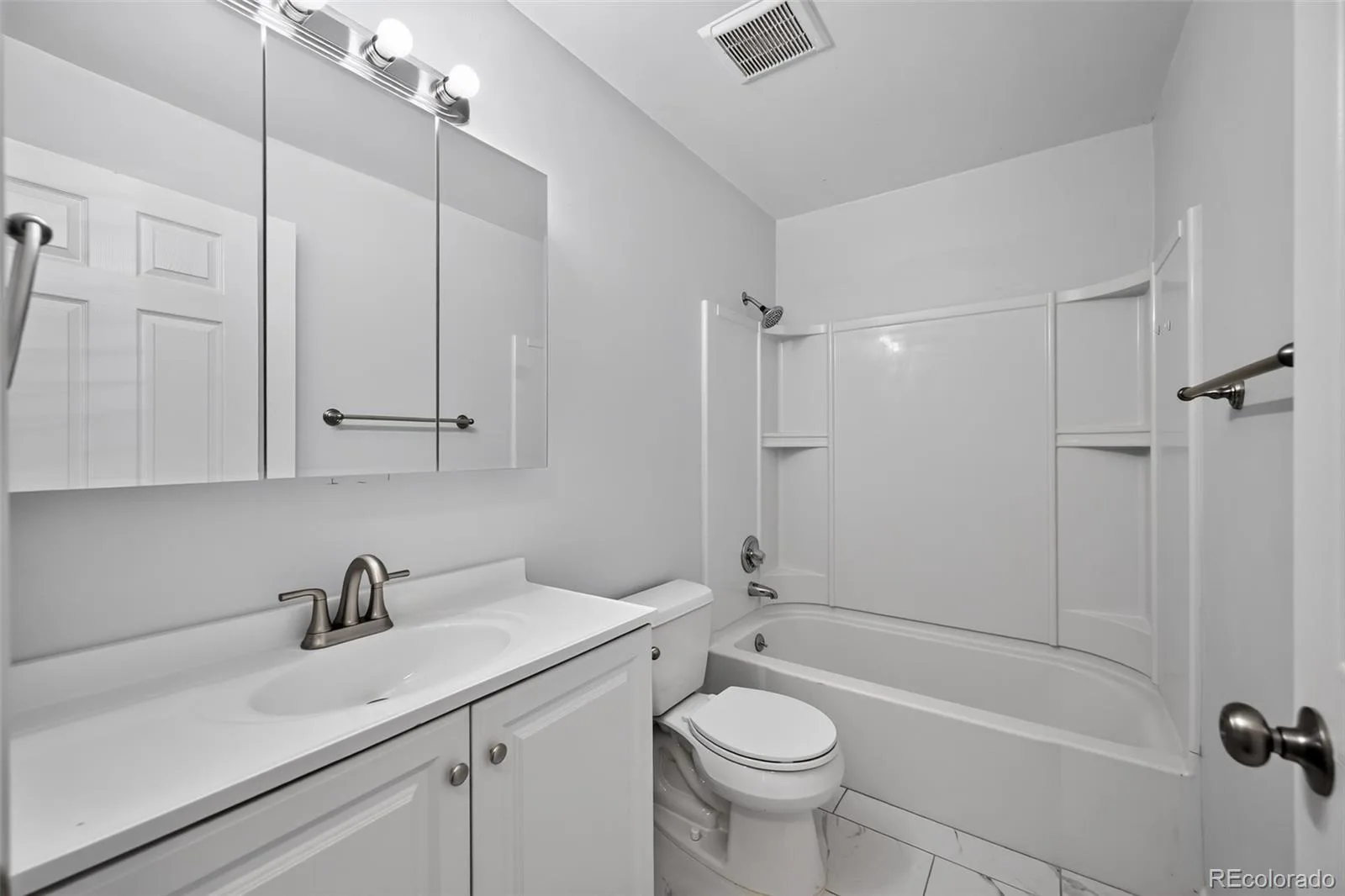 1902 S Truckee Street Aurora CO 80013 | MLS #REC9171859 08312026220949 1600 17