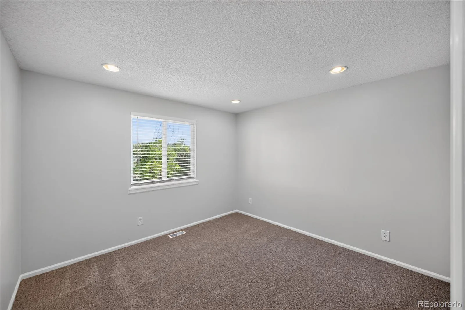 1902 S Truckee Street Aurora CO 80013 | MLS #REC9171859 08312026220949 1600 20