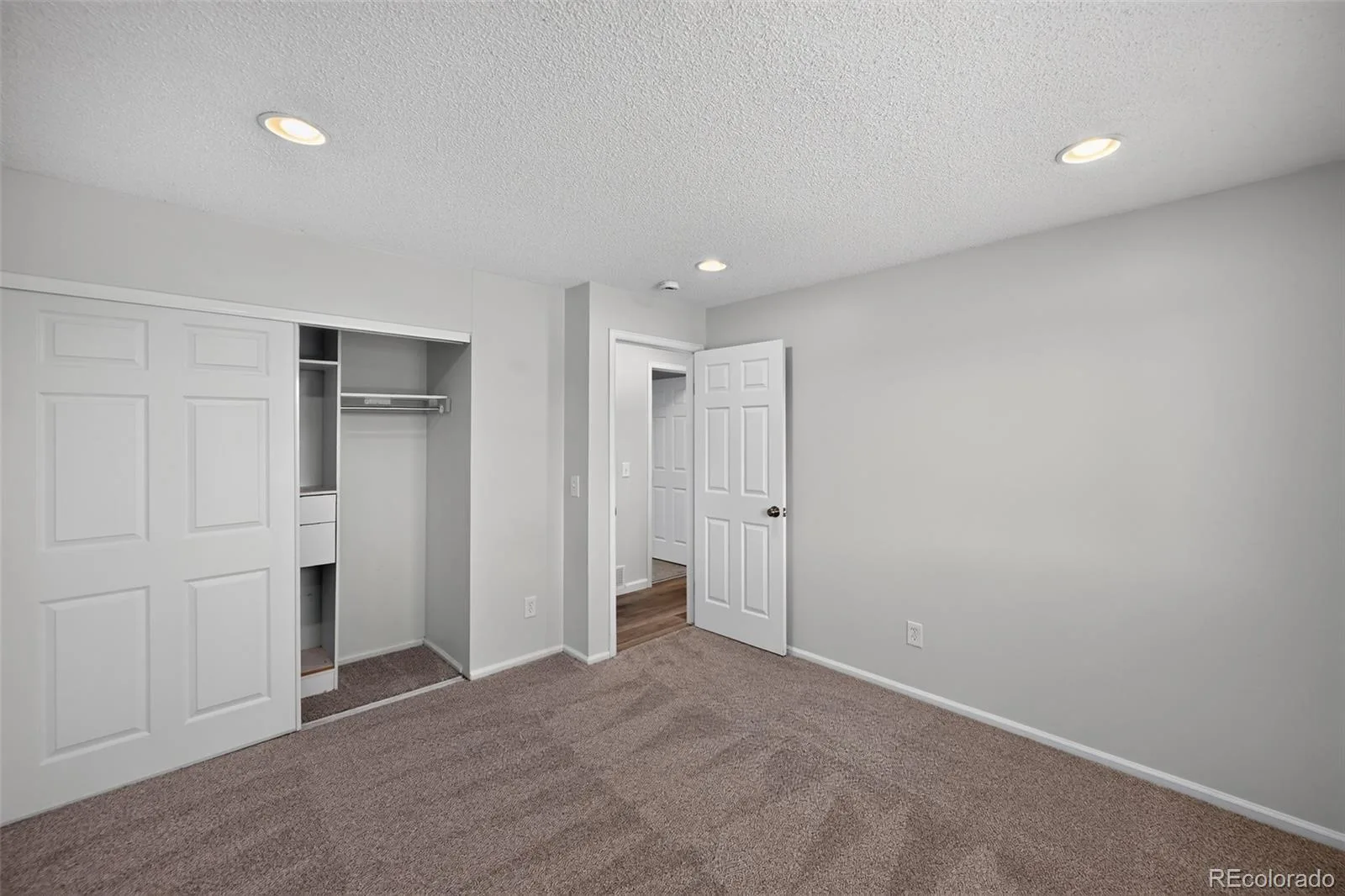 1902 S Truckee Street Aurora CO 80013 | MLS #REC9171859 08312026220949 1600 23