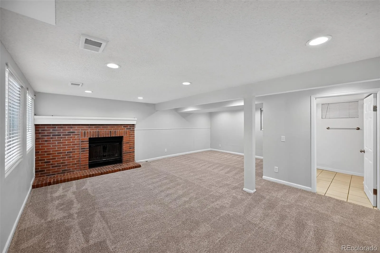 1902 S Truckee Street Aurora CO 80013 | MLS #REC9171859 08312026220949 1600 25