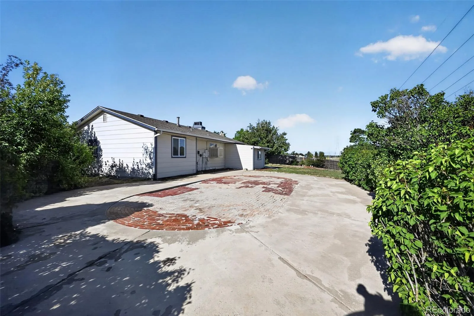 1902 S Truckee Street Aurora CO 80013 | MLS #REC9171859 08312026220949 1600 42