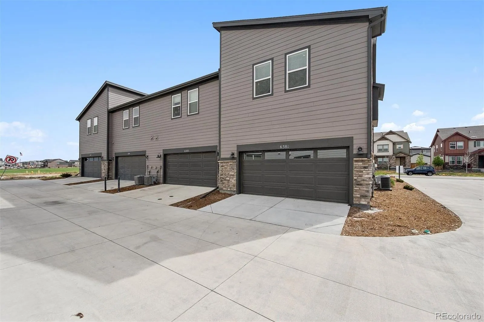 6381 N Malaya Street Aurora CO 80019 | MLS #REC9174706 04182026013739 1600 10
