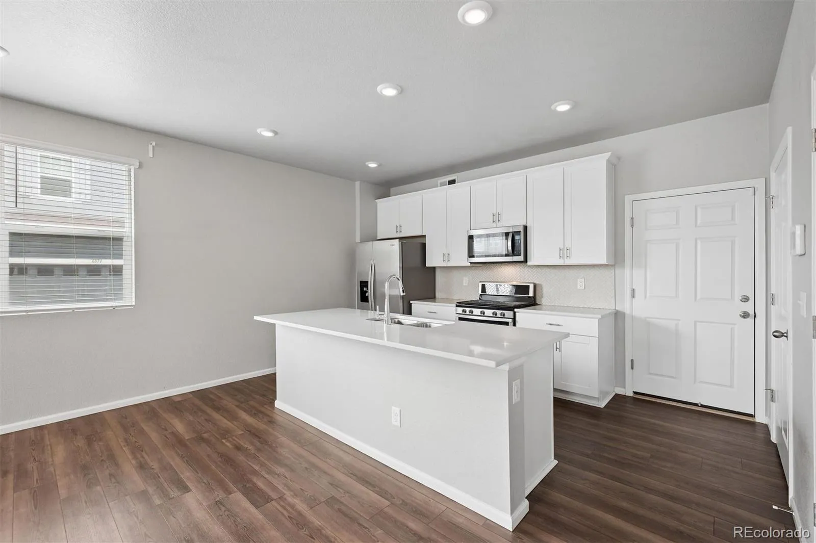 6381 N Malaya Street Aurora CO 80019 | MLS #REC9174706 04182026013739 1600 13