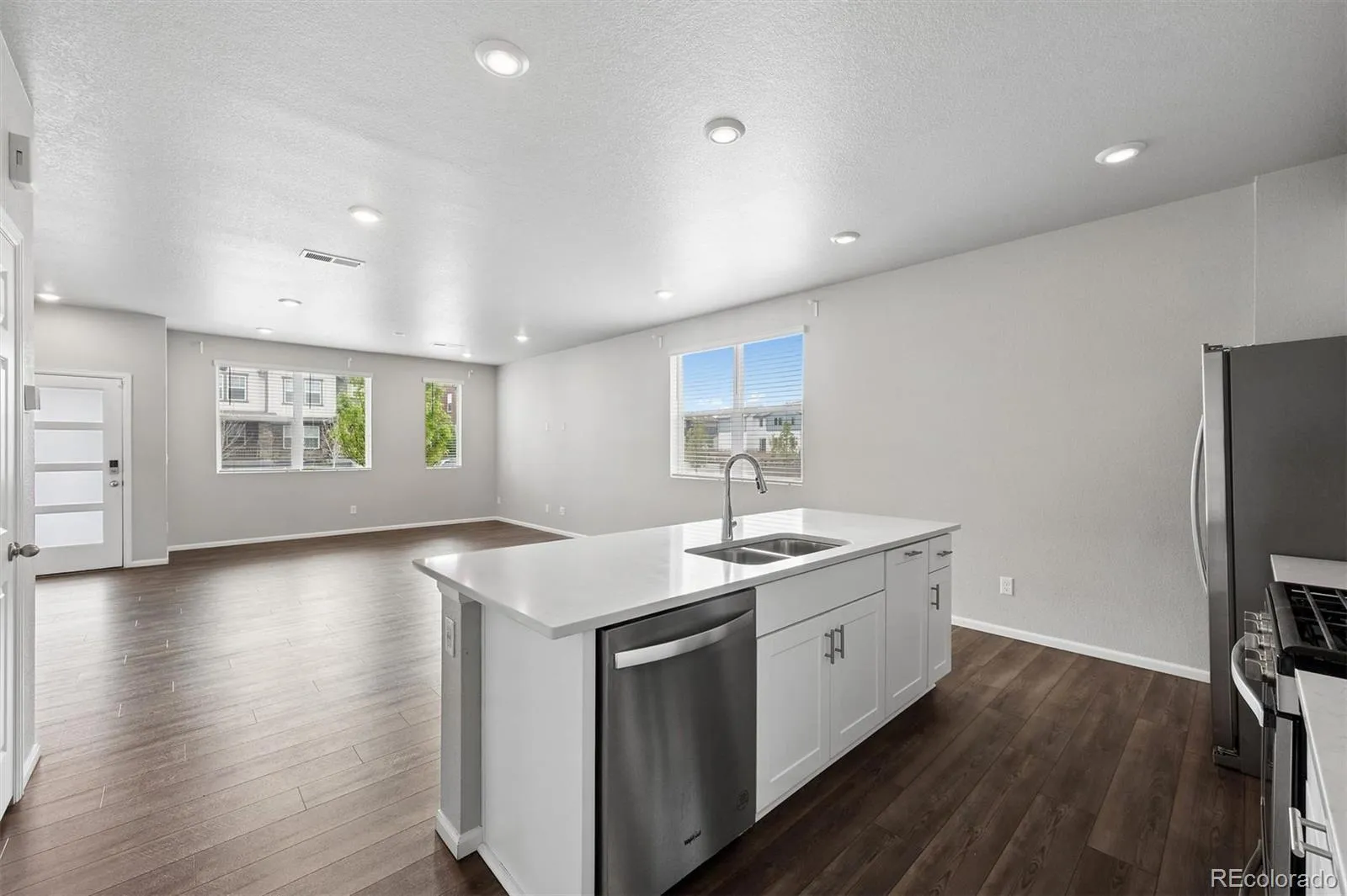 6381 N Malaya Street Aurora CO 80019 | MLS #REC9174706 04182026013739 1600 14