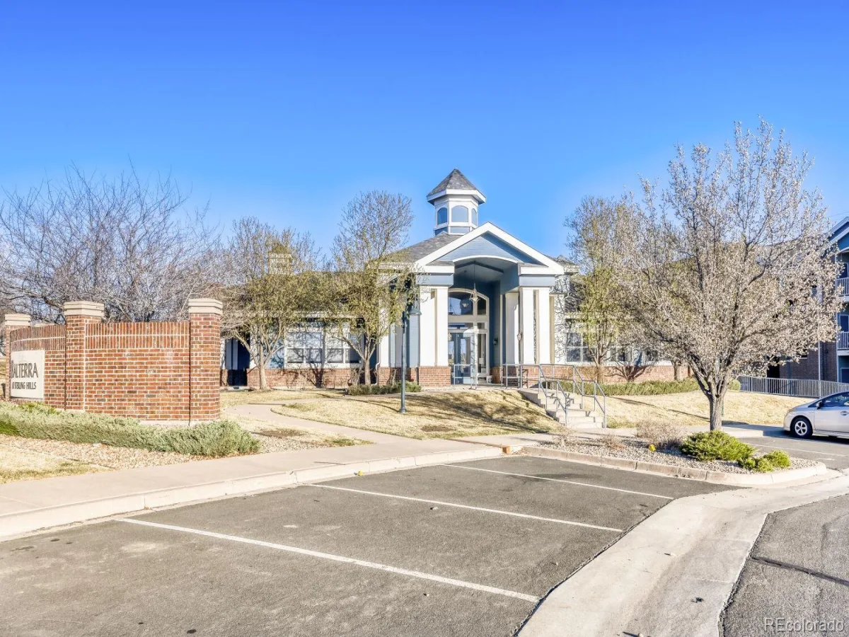 2682 S Cathay Way #205 Aurora CO 80013 | MLS #REC9175013 06302026040711 1200 25