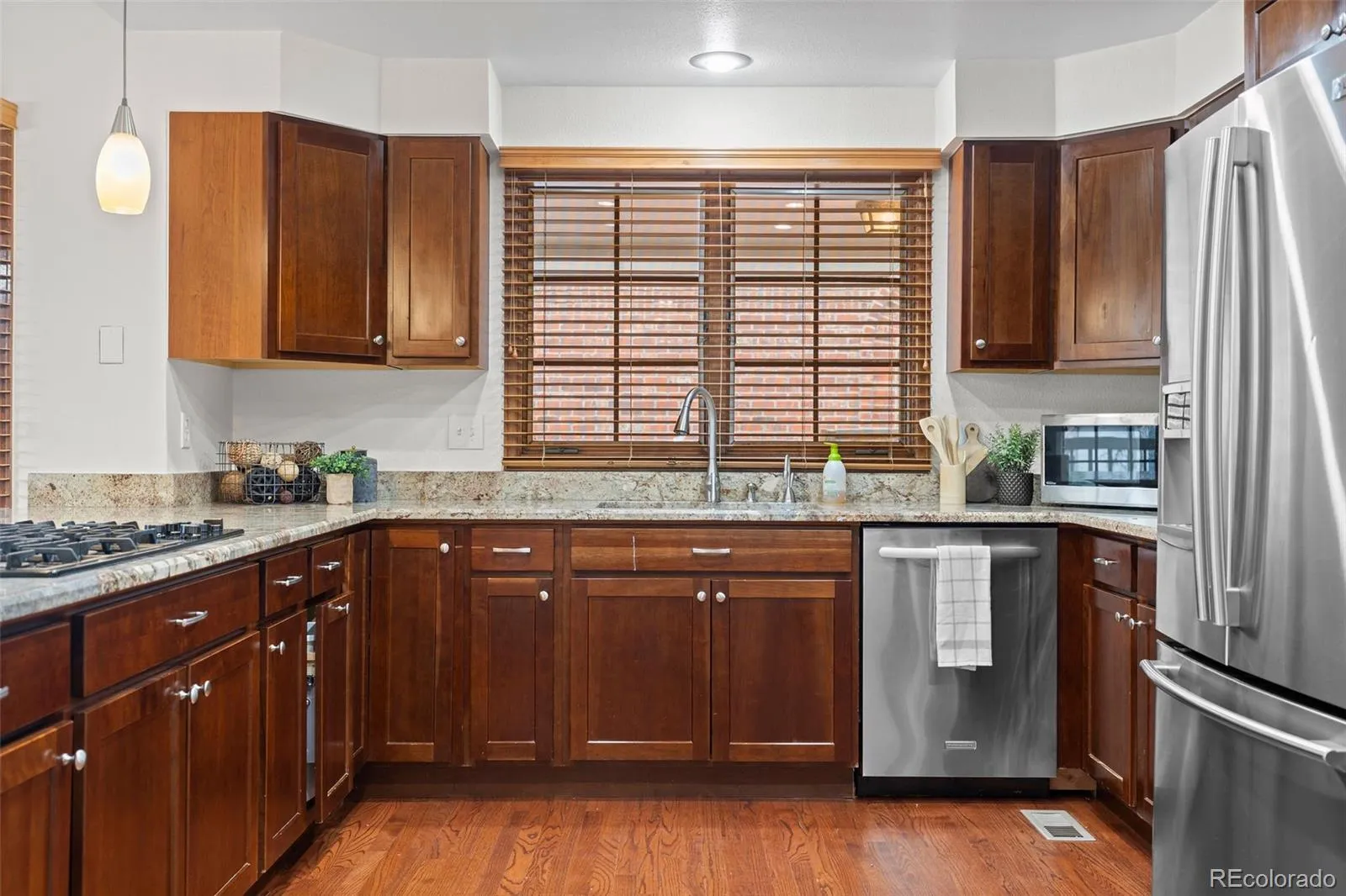 04112026083557 1600 14