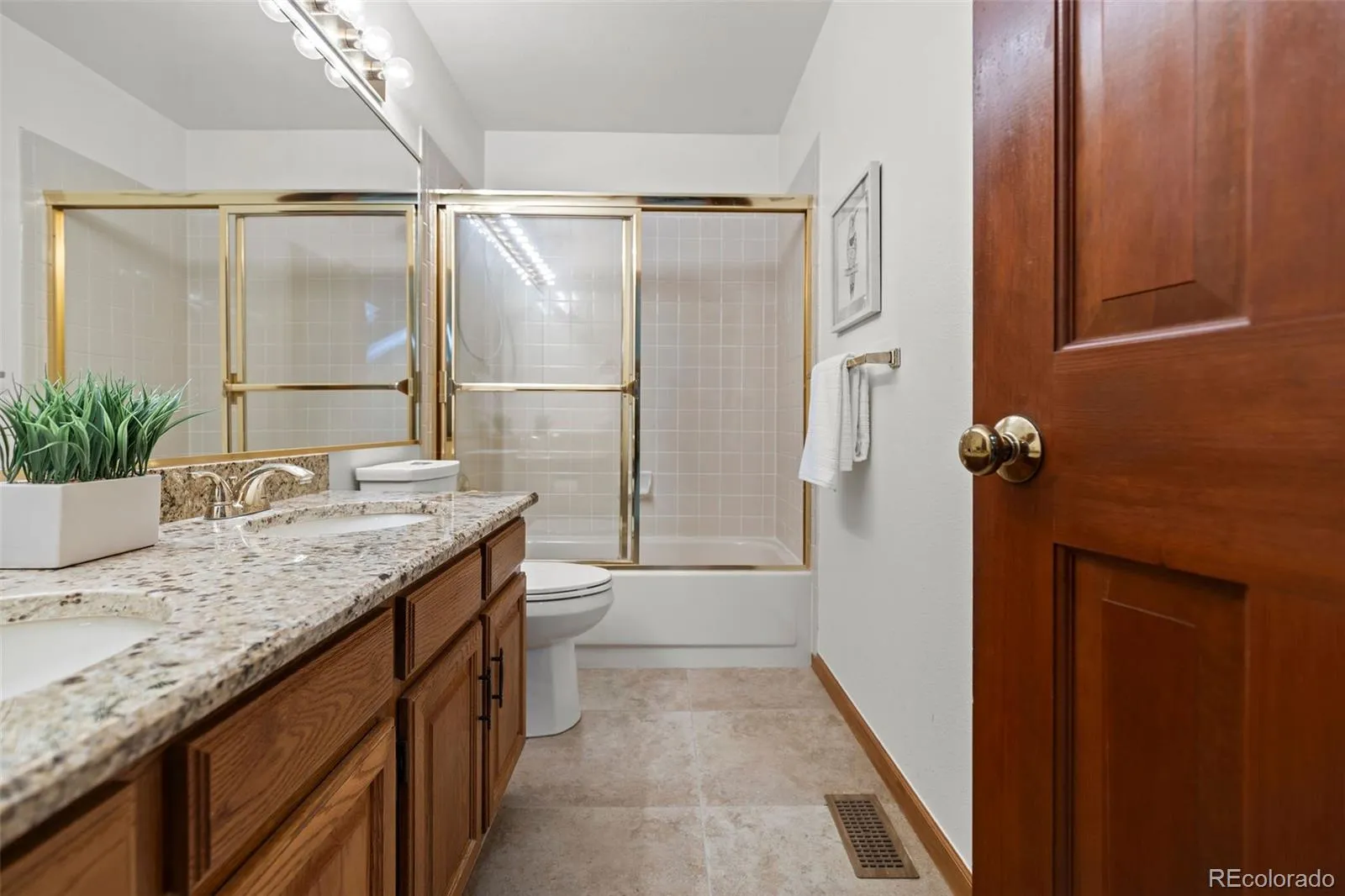 04112026083557 1600 25