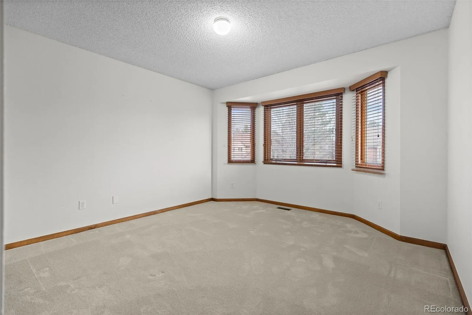 11602 E Lake Avenue Englewood CO 80111 MLS #REC9178348 04302026190836 1600 27