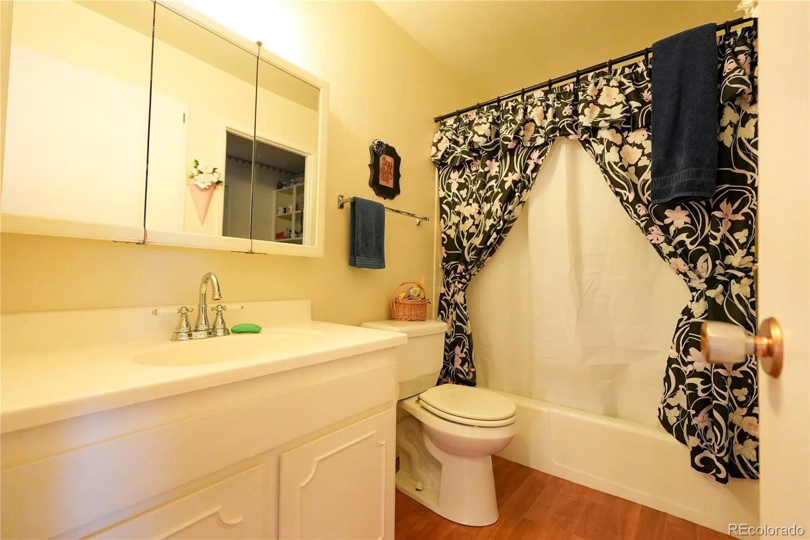 9155 E Oxford Drive Denver CO 80237 MLS #REC9179902 05152026002846 1600 12