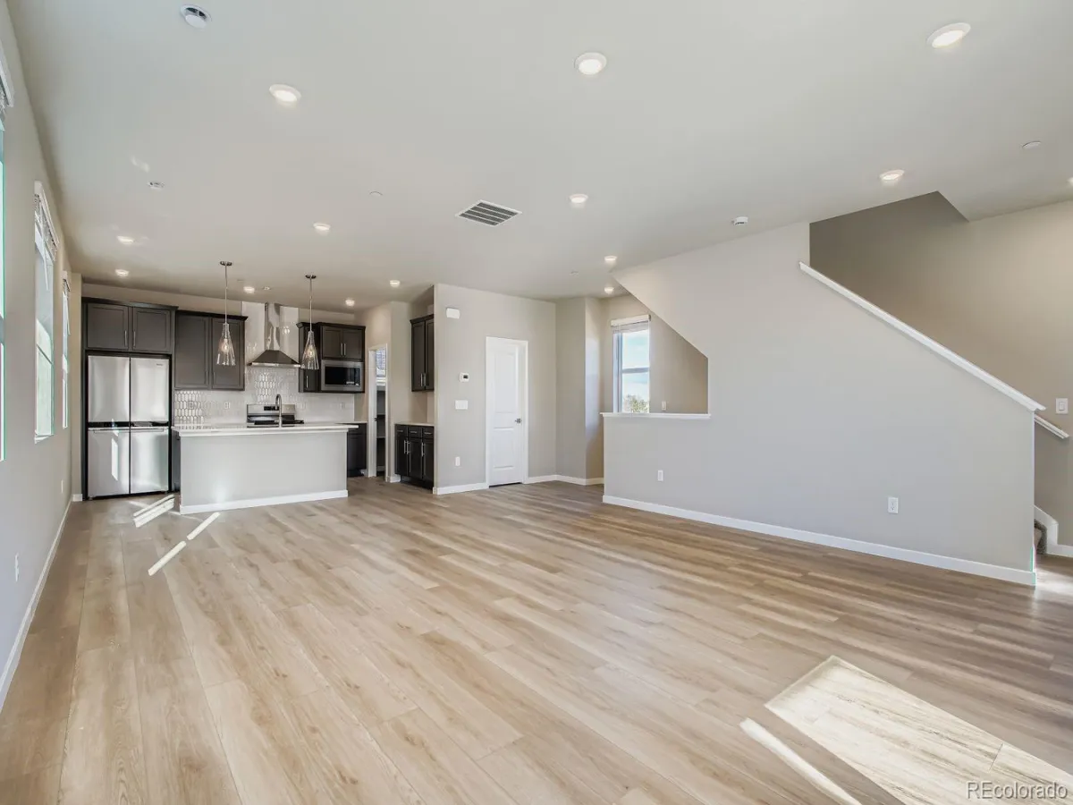 04172026220843 1200 12