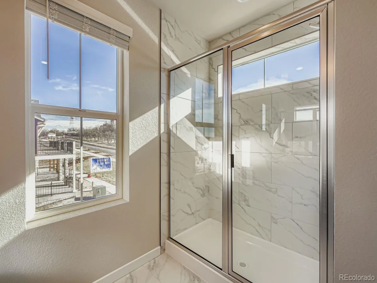 04172026220843 1200 24