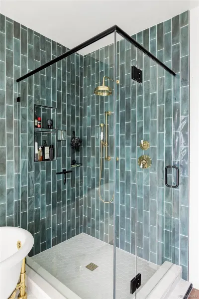 04162026081823 800 17