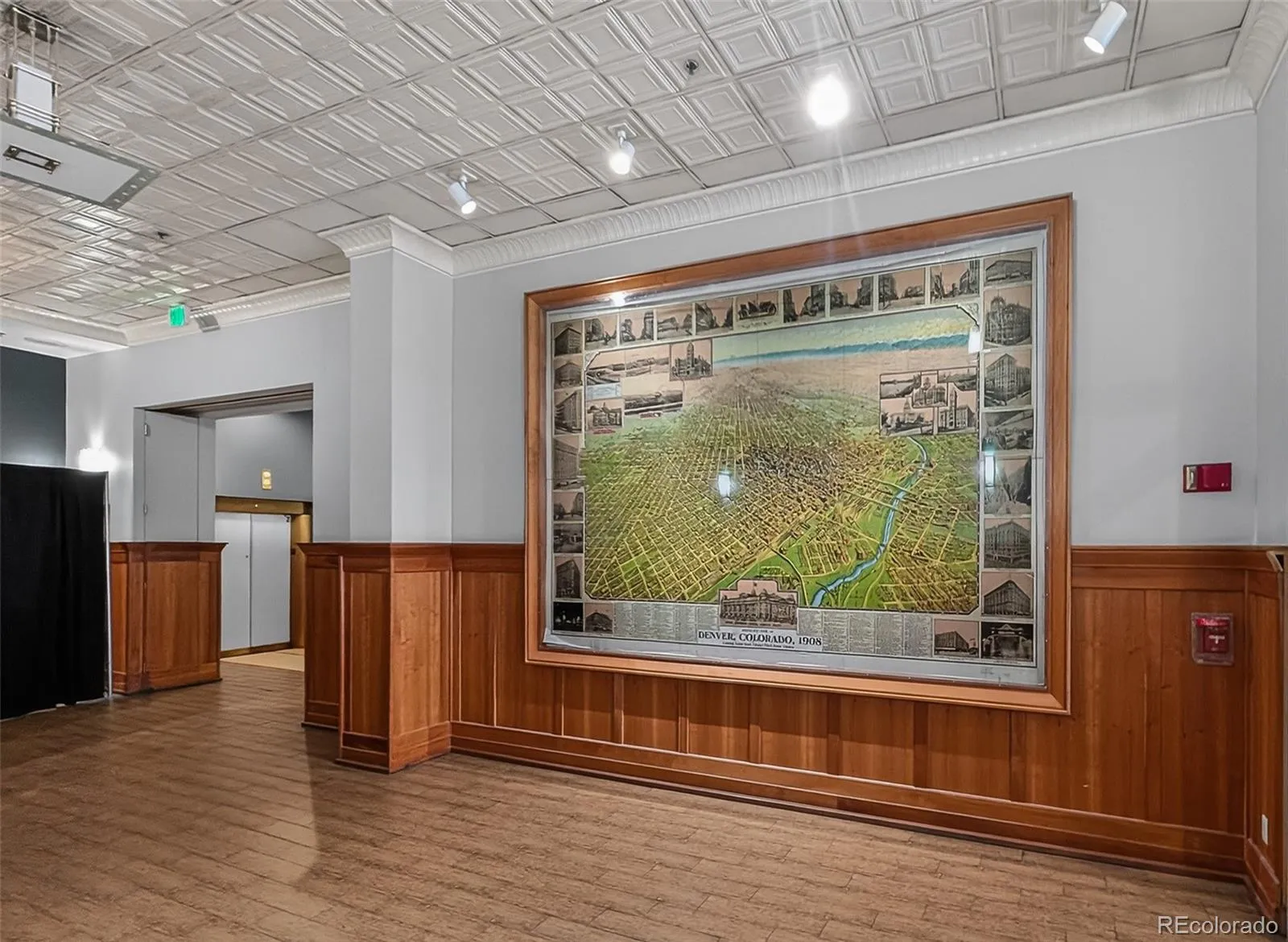 1555 California Street #302 Denver CO 80202 MLS #REC9187418 04152026202340 1600 10