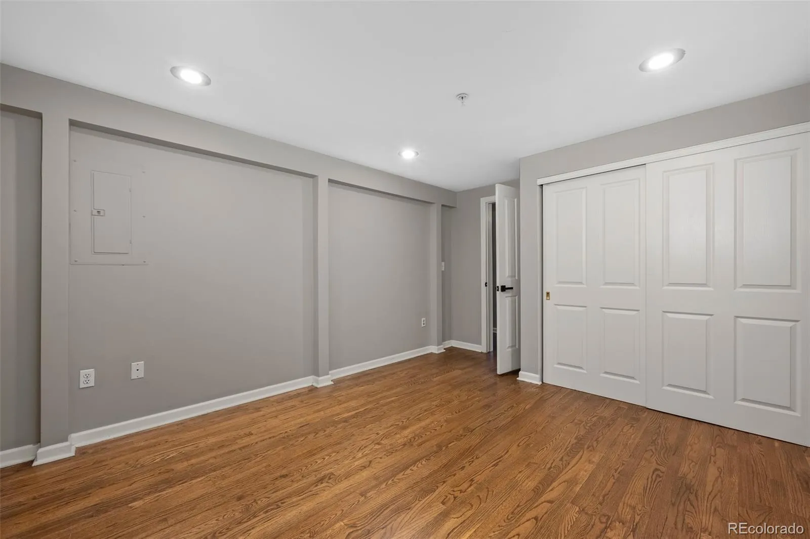 1555 California Street #302 Denver CO 80202 MLS #REC9187418 04152026202340 1600 23
