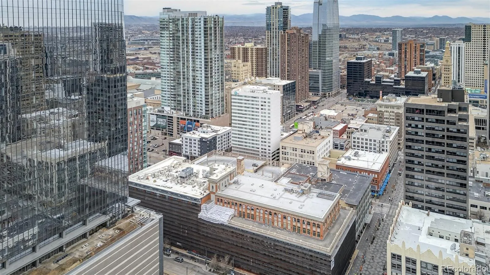1555 California Street #302 Denver CO 80202 MLS #REC9187418 04152026202340 1600 42