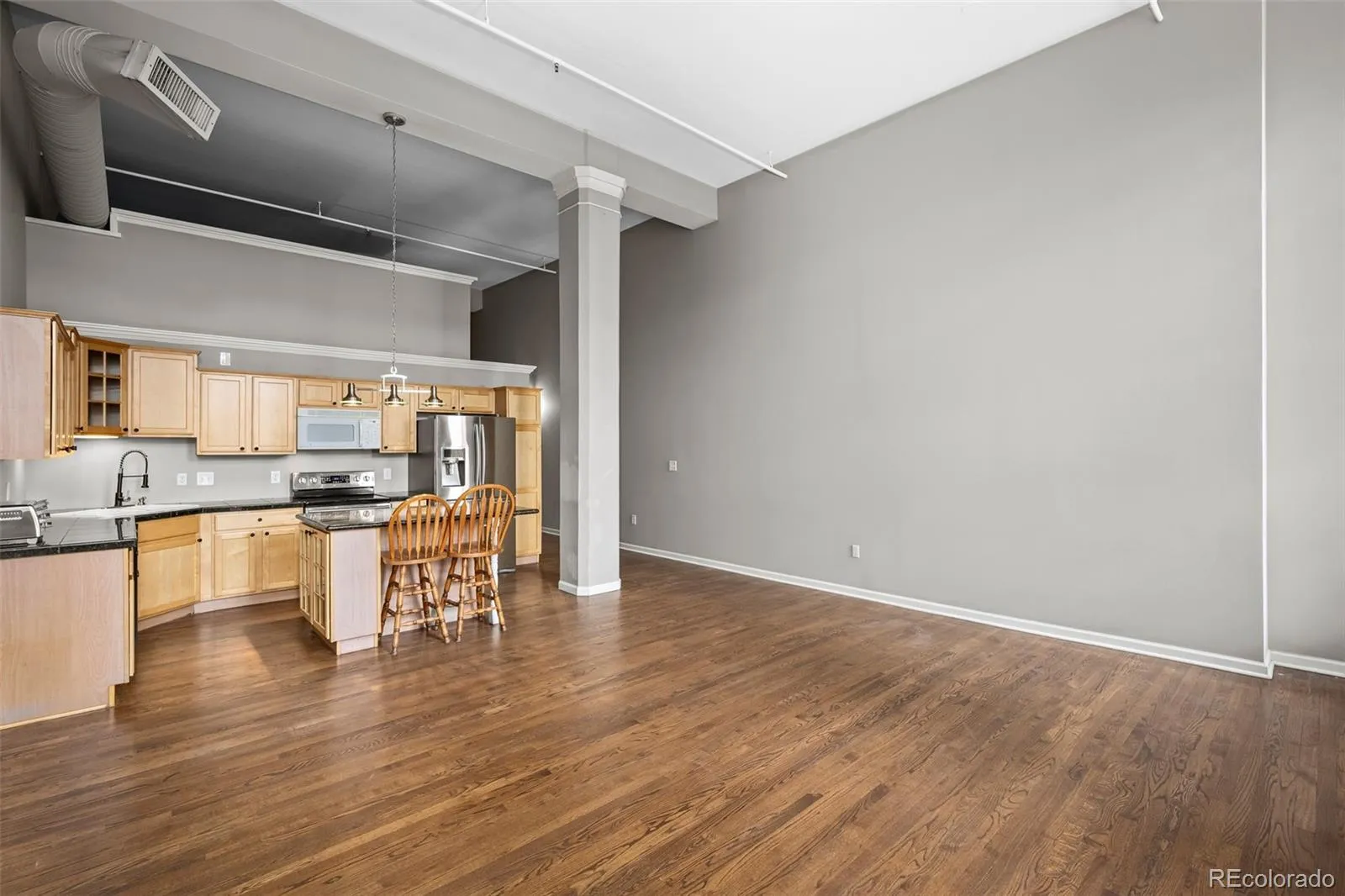 1555 California Street #302 Denver CO 80202 MLS #REC9187418 04152026202340 1600 5