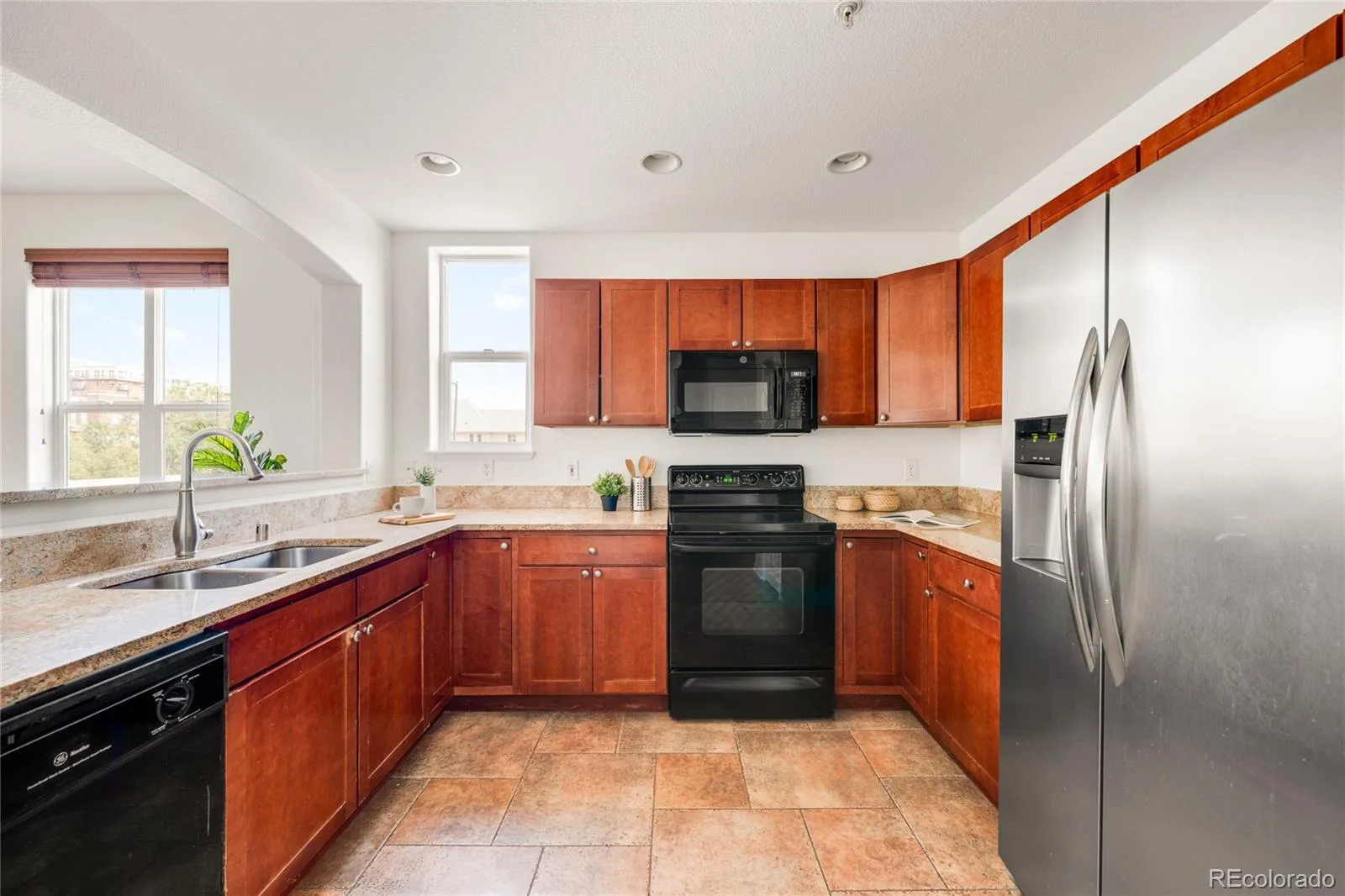 1767 N Pearl Street #205 Denver CO 80203 MLS #REC9187466 06042026161738 1600 3