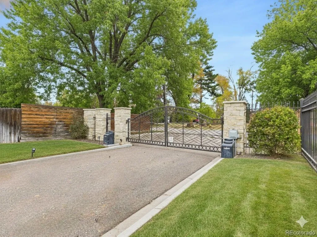 2880 E Cedar Avenue Denver CO 80209 MLS #REC9188376 05022026201203 1024 45