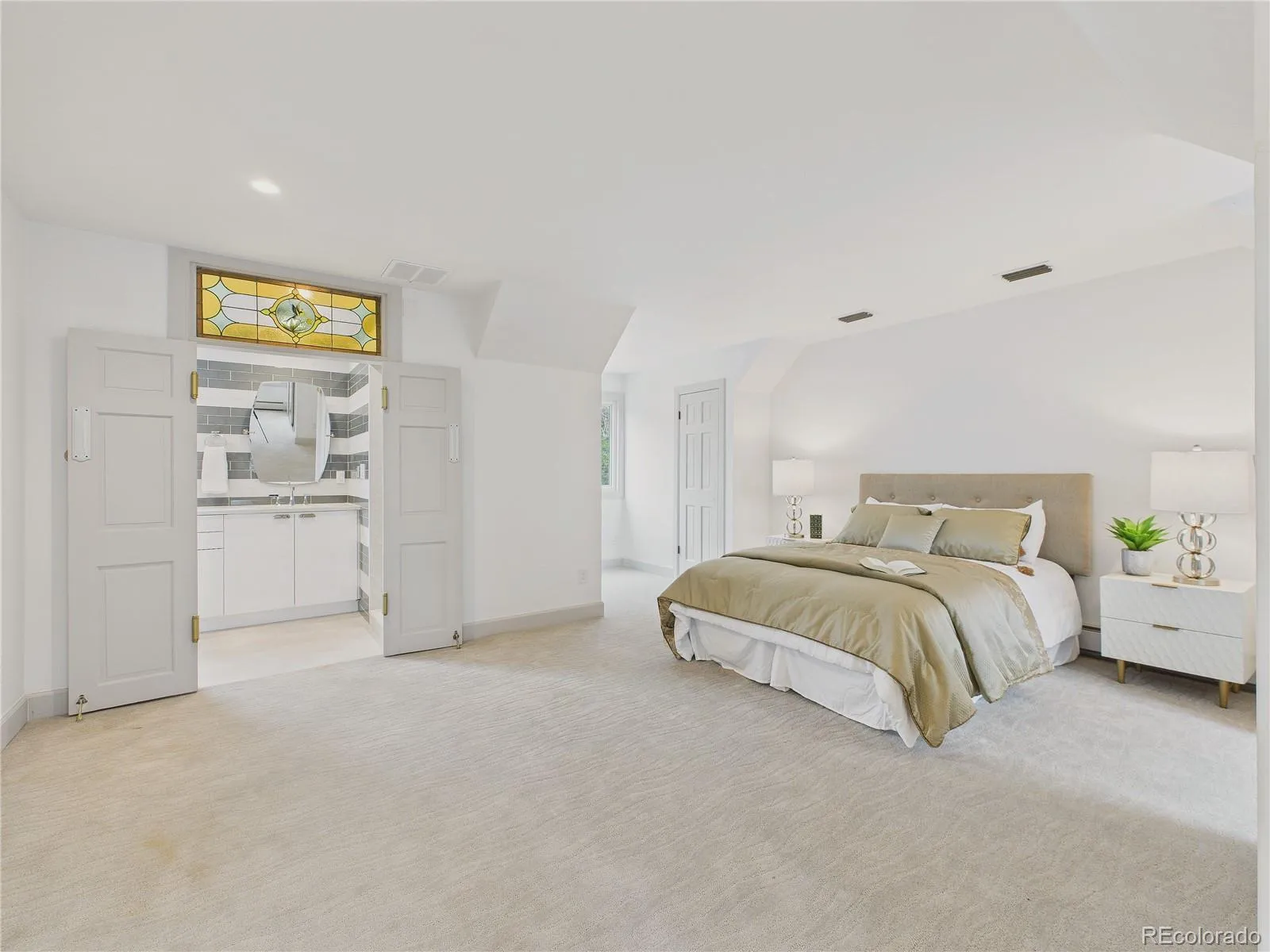 2880 E Cedar Avenue Denver CO 80209 MLS #REC9188376 05022026201203 1600 17