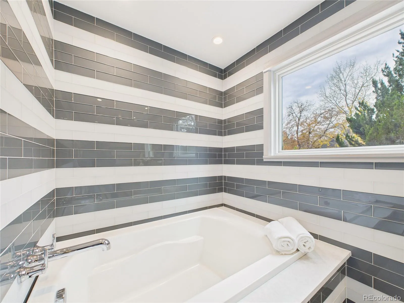 2880 E Cedar Avenue Denver CO 80209 MLS #REC9188376 05022026201203 1600 21