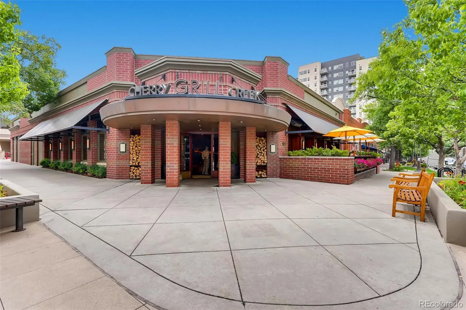 2880 E Cedar Avenue Denver CO 80209 | MLS #REC9188376 09222026140944 1600 39